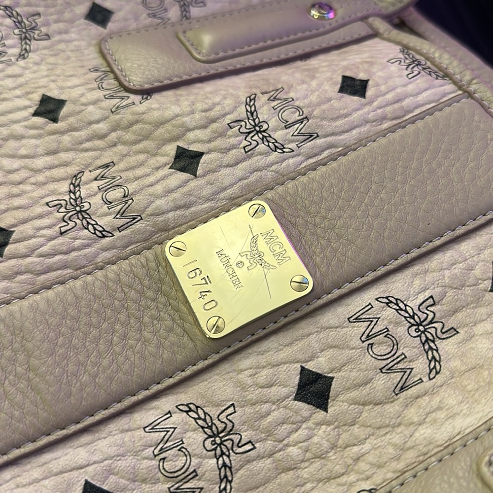 MCM Reversible Medium Liz Shopper in Visetos - Picture 3 of 13